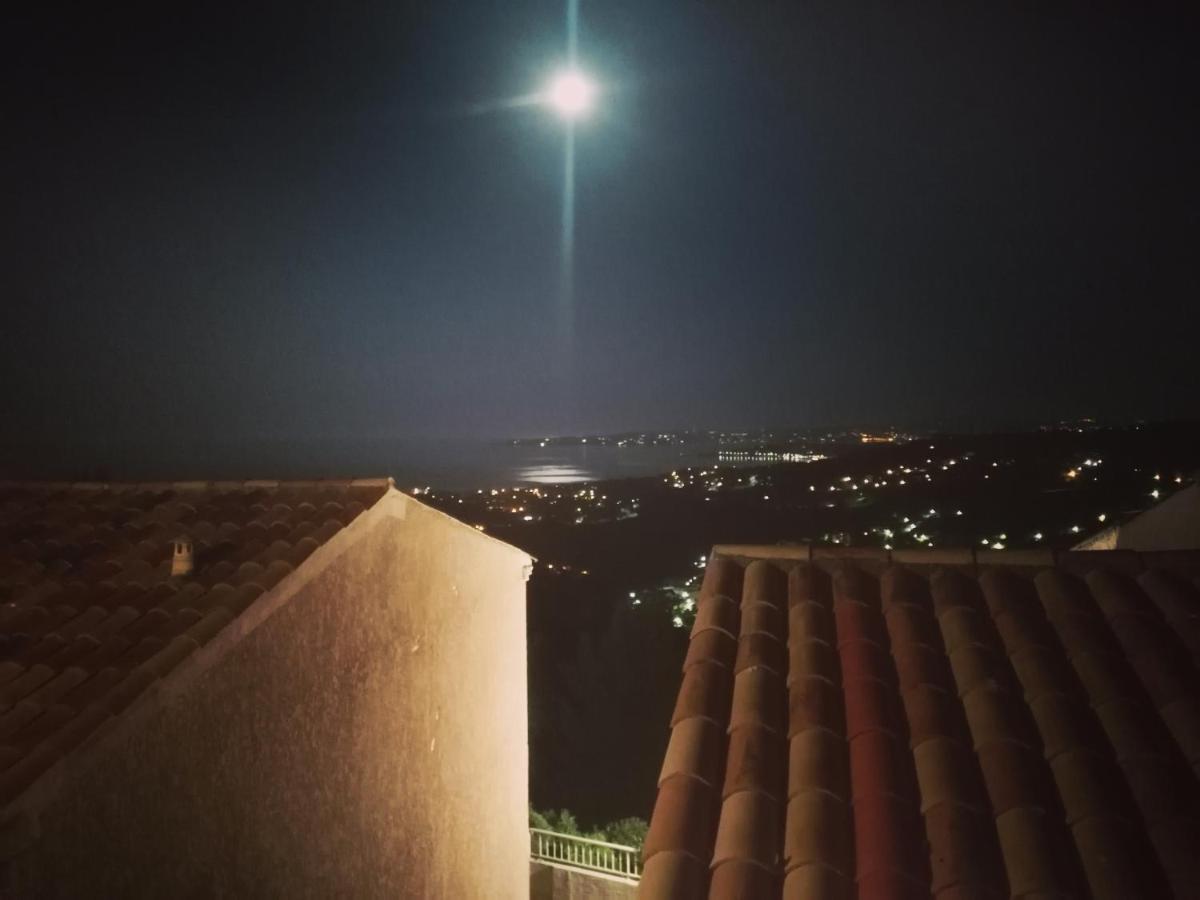 Tres Bel Appartement T3 Avec Splendide Vue Mer เลอิสซ็องเบรอ ภายนอก รูปภาพ